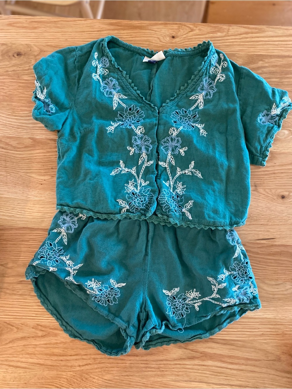 Universal Thread Embroidered Two-Piece Lounge Set